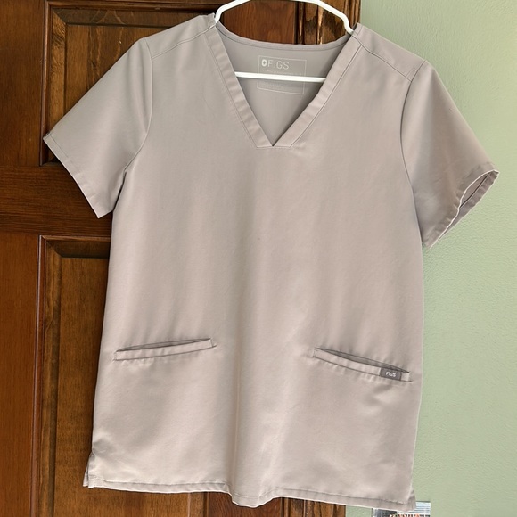 Figs Tops - Figs Tops Casma Three Pocket Figs Scrub Top